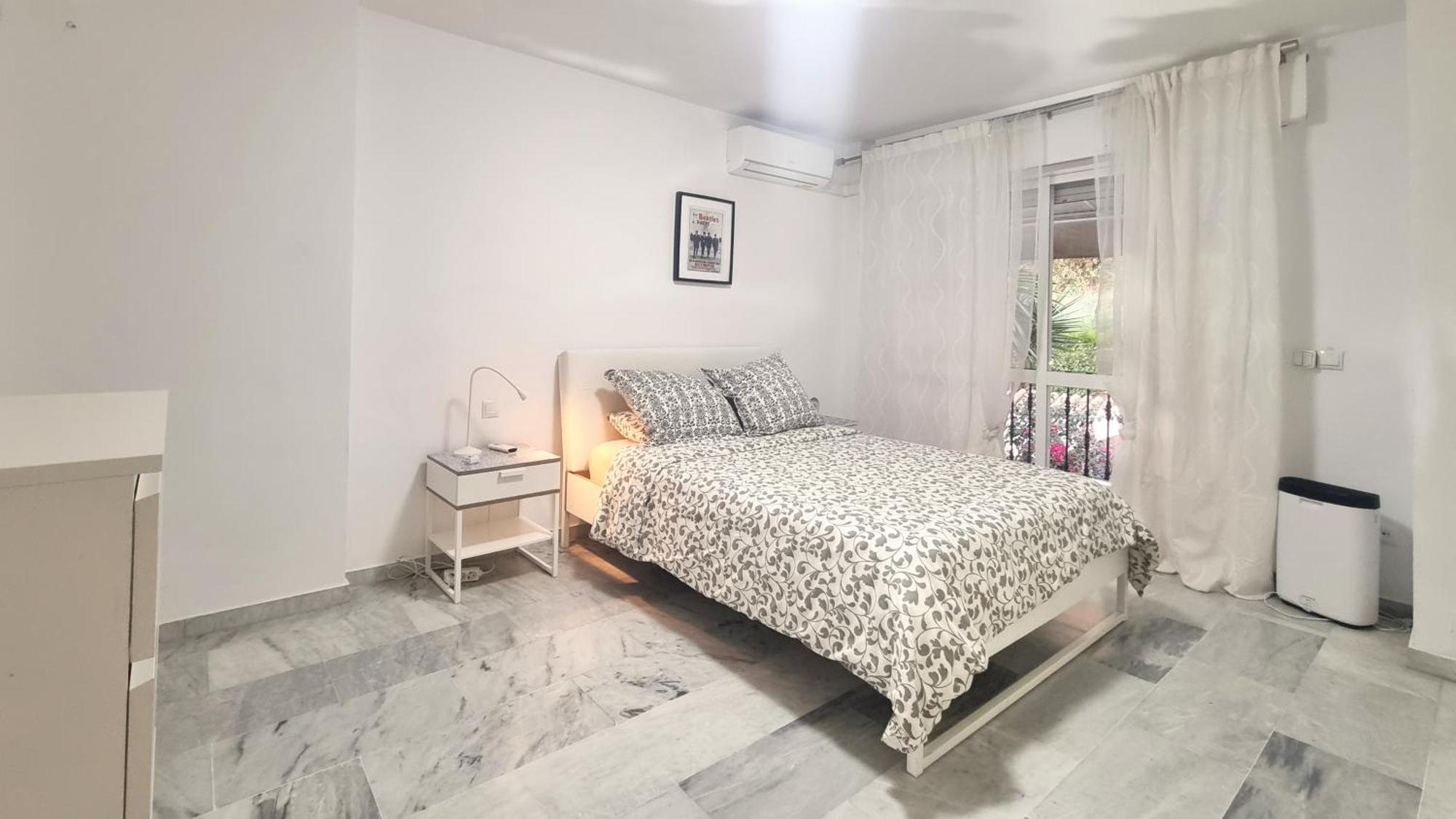 Сasa de vacaciones 4 Bed House With Pool Walk To Puerto Banus Fast Internet *