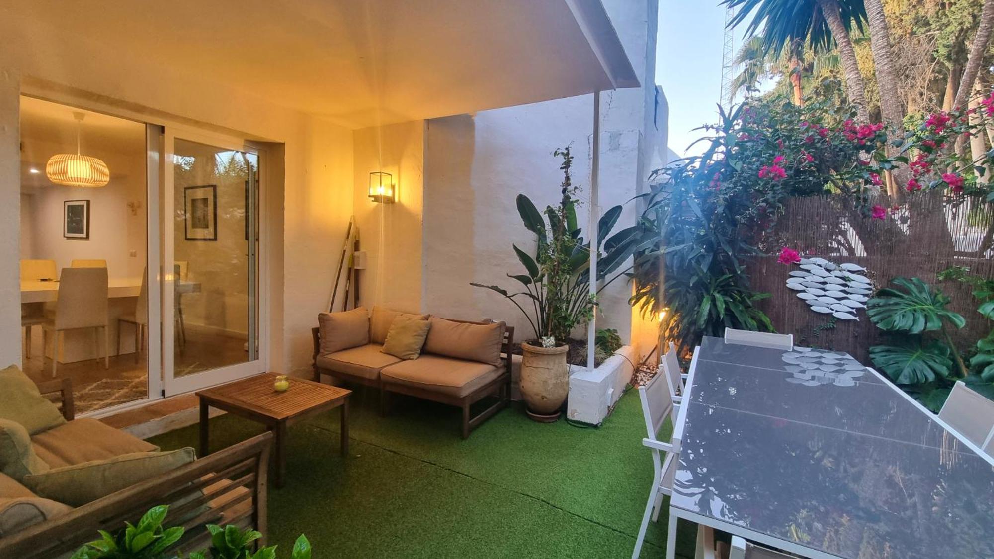 Casa de férias 4 Bed House With Pool Walk To Puerto Banus Fast Internet Marbella